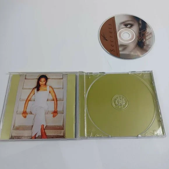 Toni Braxton Secrets CD R&B -Soul -Throwback *MINOR WEAR - Picture 11 of 14